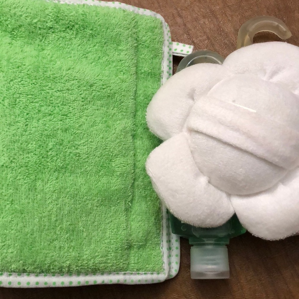 Avon shower set - Picture 4 of 5